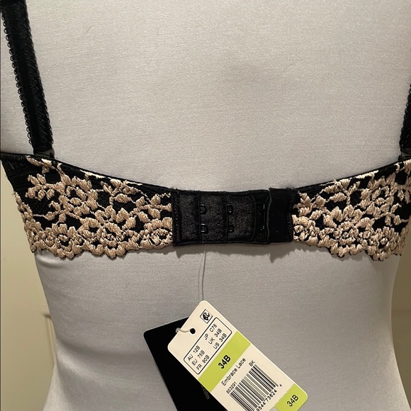 Wacoal Black and Cream Lace Full-Coverage Bra - Picture 3 of 7